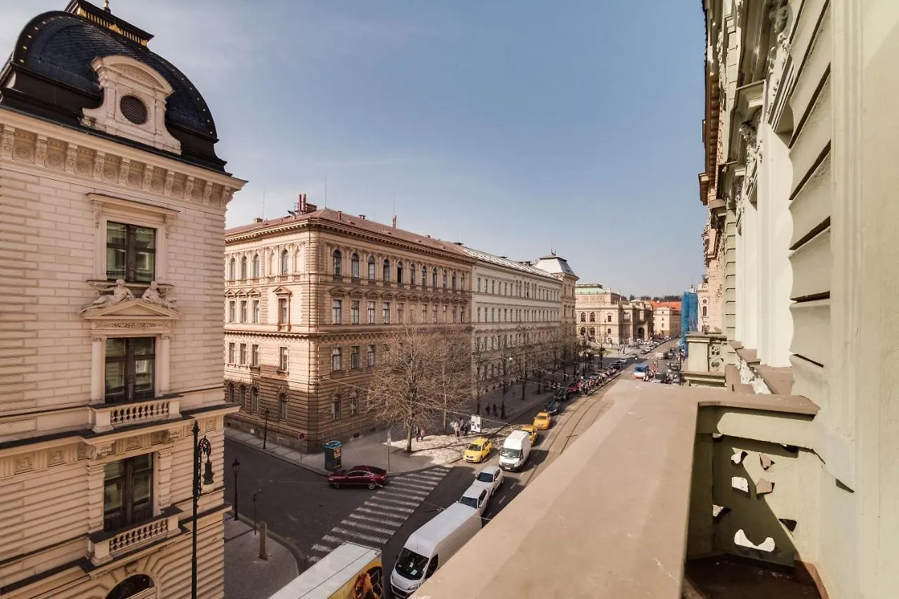 Charles Bridge - 3 Bedroom Apartment - Old Town Prag